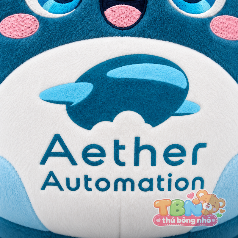 Thú bông Phi thuyền Aether – chi tiết logo trên mẫu tham khảo