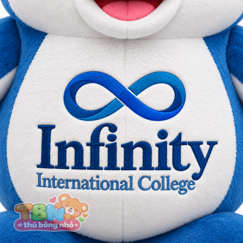 Thú bông Cá heo Infi Infinity – chi tiết logo trên mẫu tham khảo