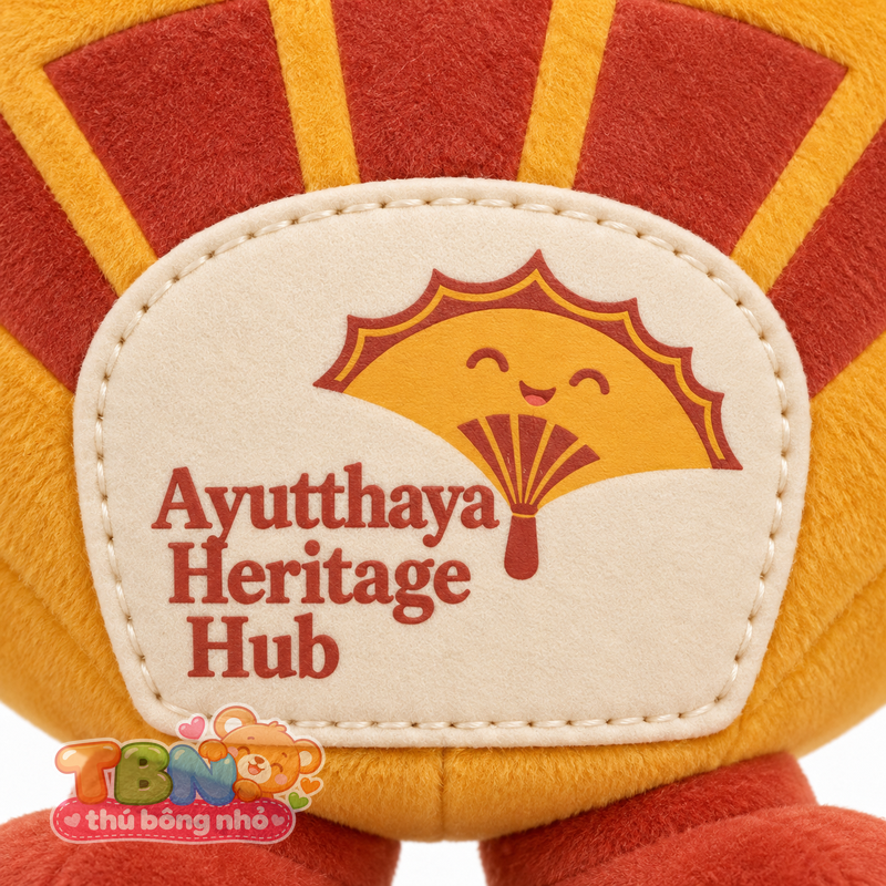 Thú bông Quạt Ayutthaya – chi tiết logo trên mẫu tham khảo